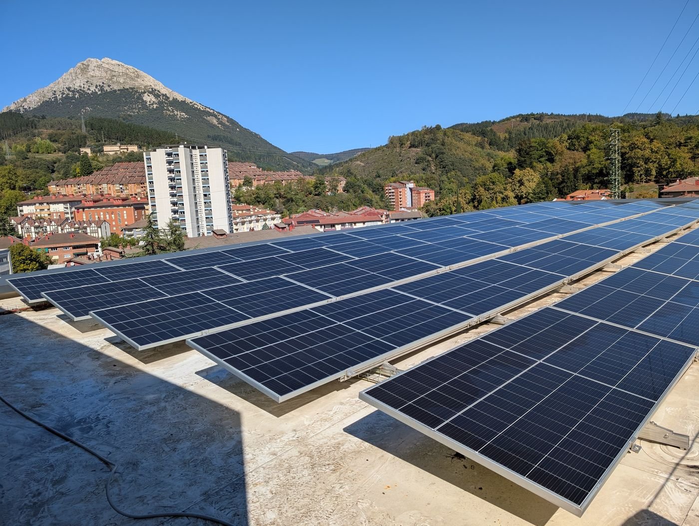 Fotovoltaica en cubierta de edificio